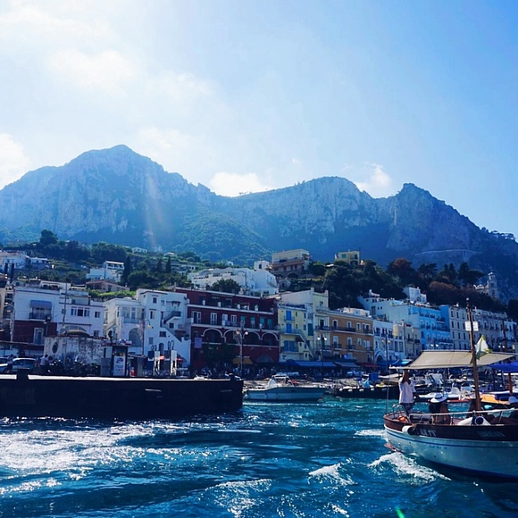 Meet your Posher, Rachel - Picture 1 of 2